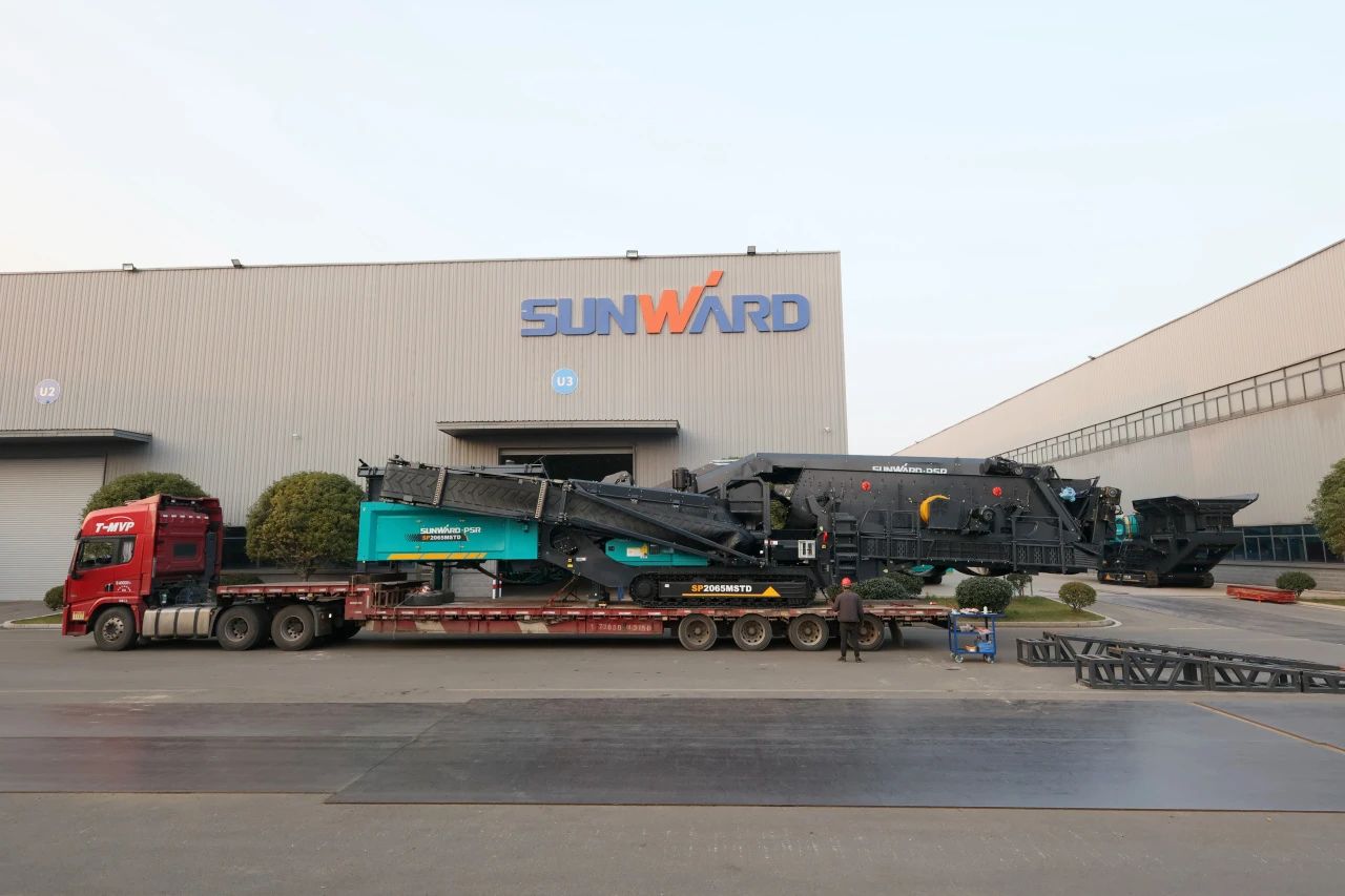 SG胜游普石勒柴电一体移动破碎筛分设备热销海外