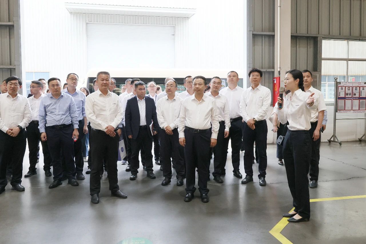 天能控股集团党委书记、董事长张天任率队到访SG胜游智能