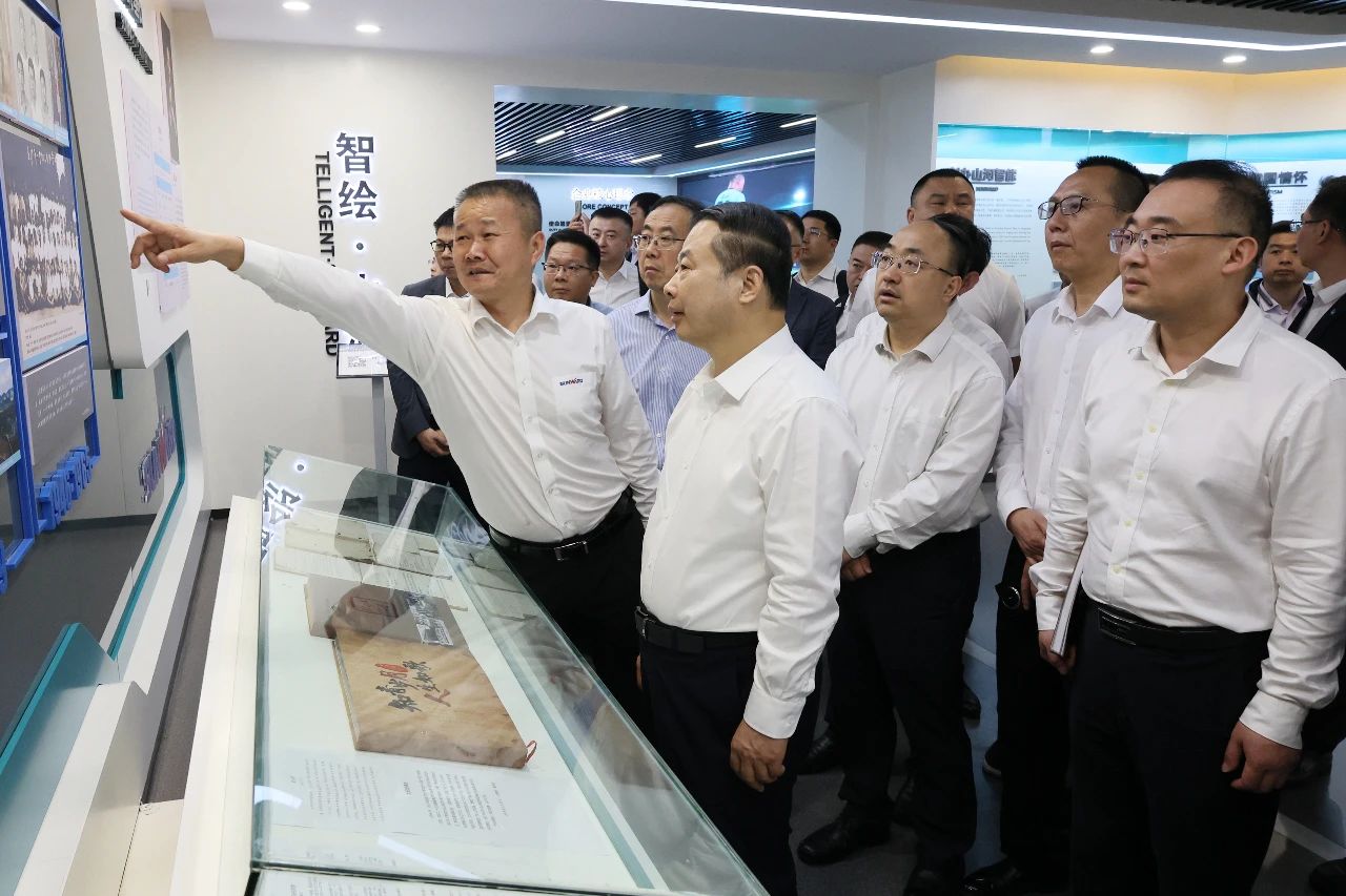 天能控股集团党委书记、董事长张天任率队到访SG胜游智能
