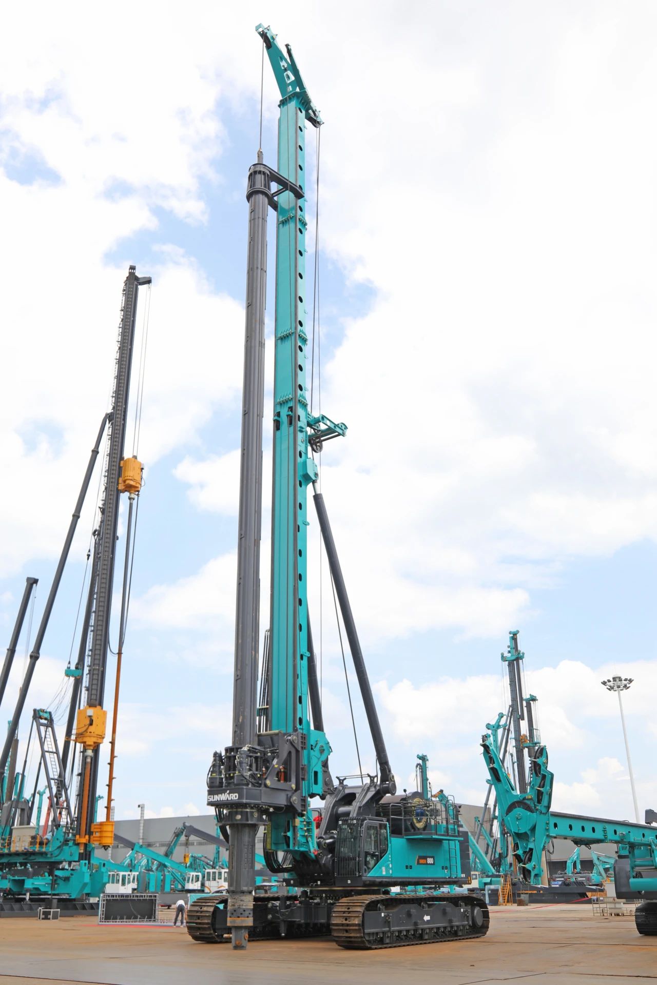 “破纪录王者”再出征！SG胜游智能SWDM800旋挖钻机成功交机