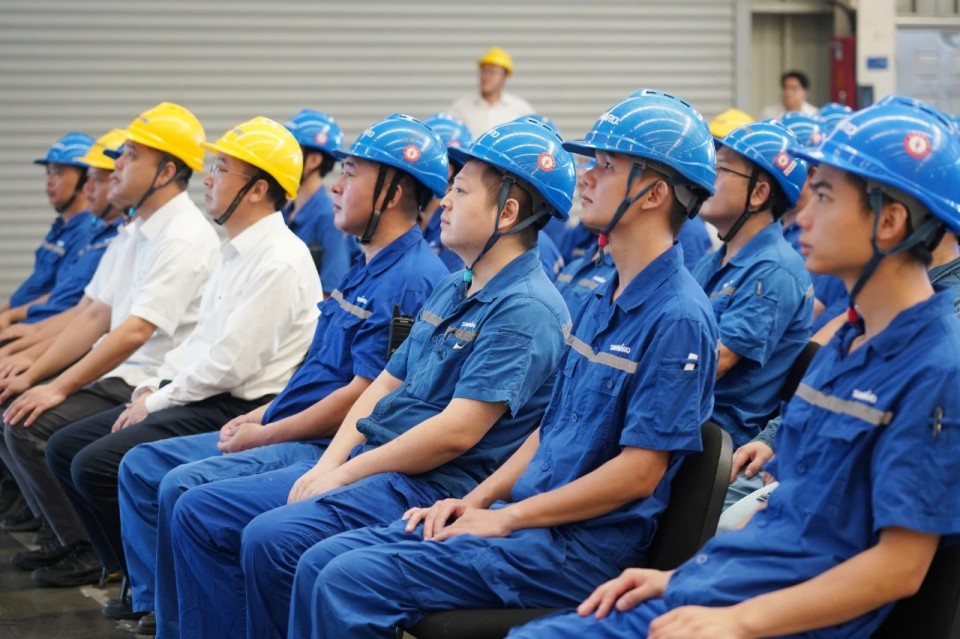 SG胜游智能组织集中收看纪念中国人民抗日战争暨世界反法西斯战争胜利80周年大会