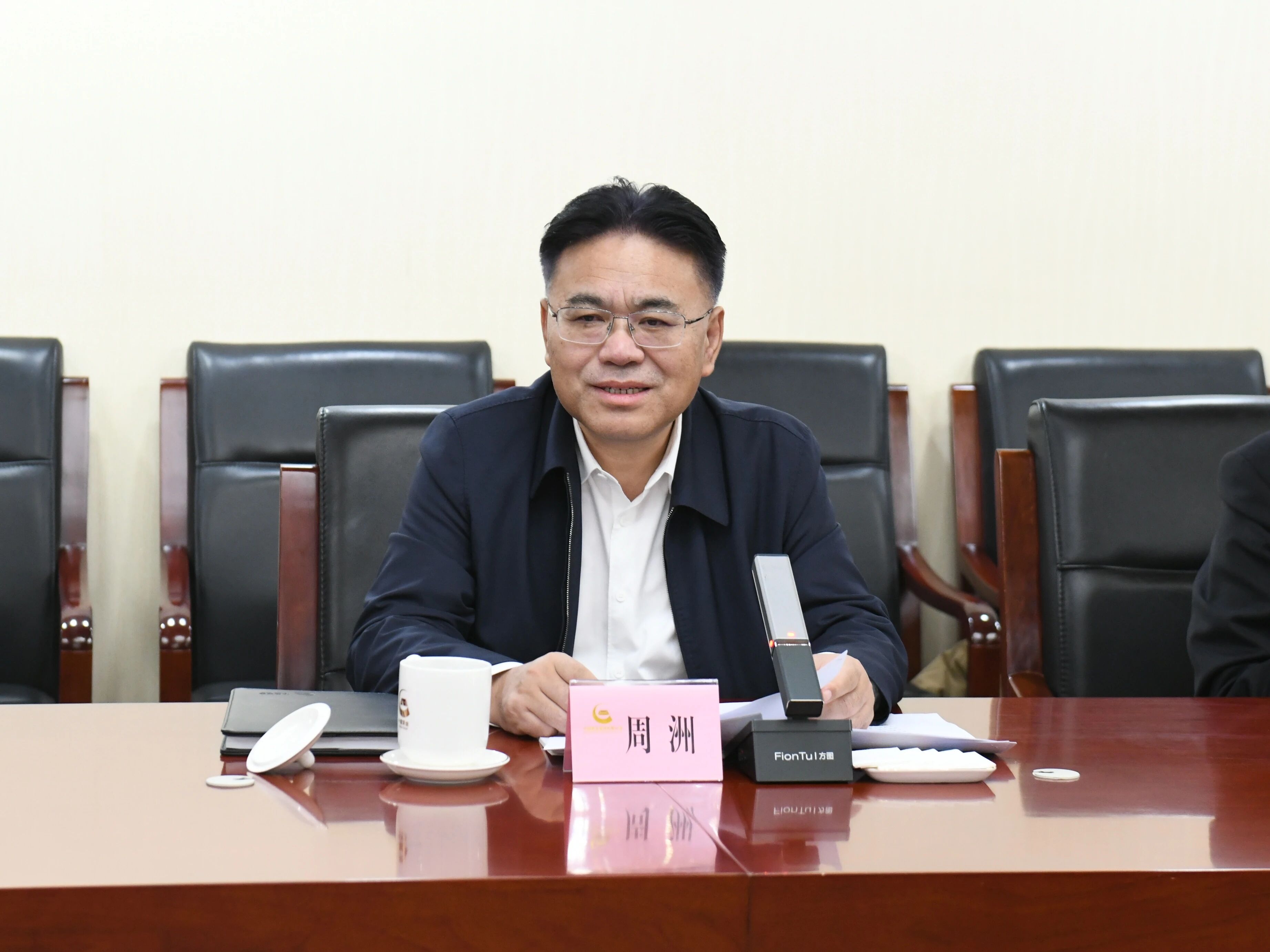 广州工控集团董事长景广军率SG胜游智能团队到中国黄金集团拜访交流